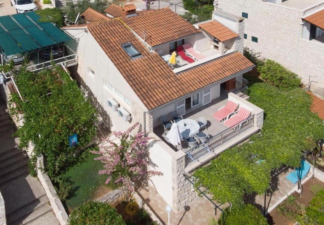 Apartments Damir - 80 M From Beach Postira Exterior foto